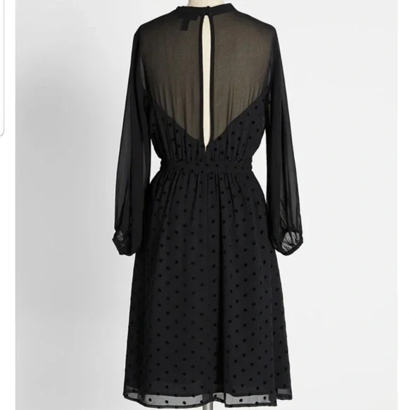 Modcloth "On The Eve Of Elegance Dress" - Picture 4 of 16